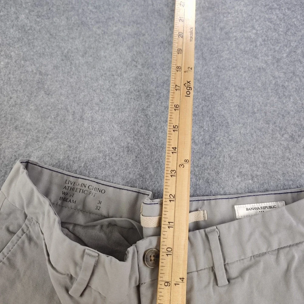 Banana Republic Lived In Chino Pants Mens 31x32 Athletic Fit Gray Flat Front